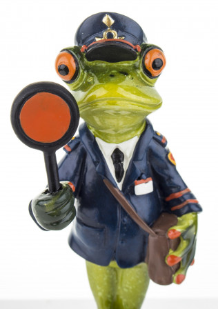 detail Figúrka žaba policajt GD DESIGN