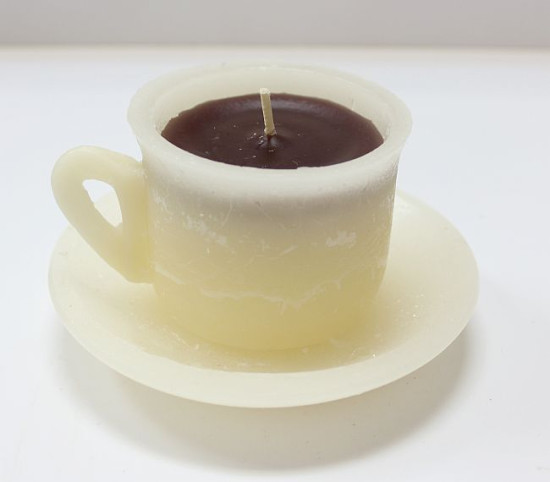detail Krémová svíčka šálek káva GD DESIGN