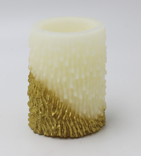 Sviečka s detailom vosku zlatá