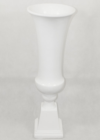 detail Bílá váza na podstavci GD DESIGN