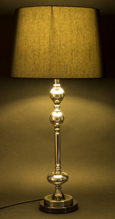 detail Strieborná lampa s čiernym tienidlom GD DESIGN