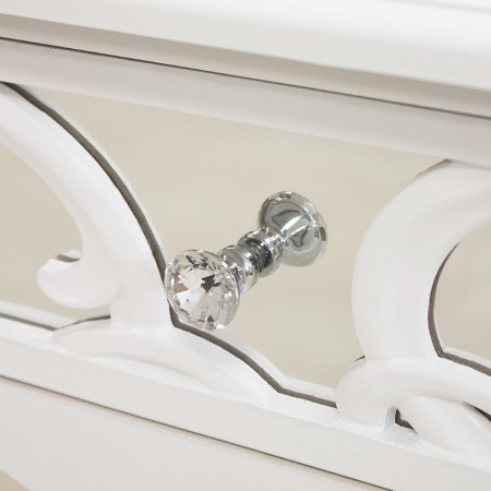 detail Biely stolík s dvomi šuflíkmi GD DESIGN