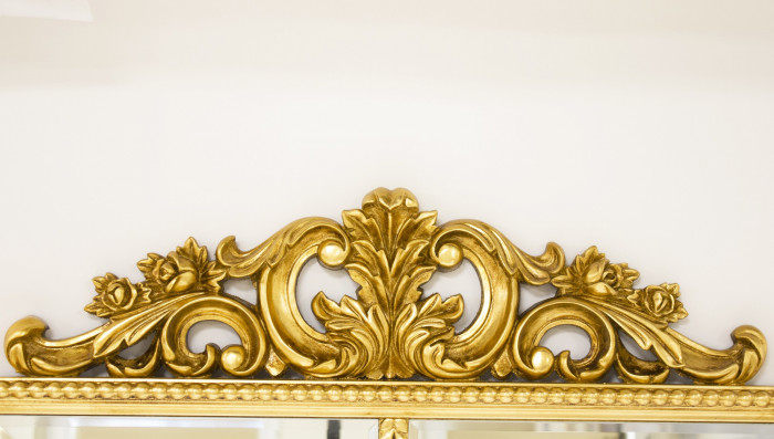 detail Zlaté zrkadlo s ornamentom GD DESIGN