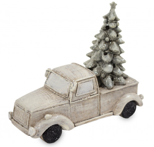 Auto s vianočným stromčekom 