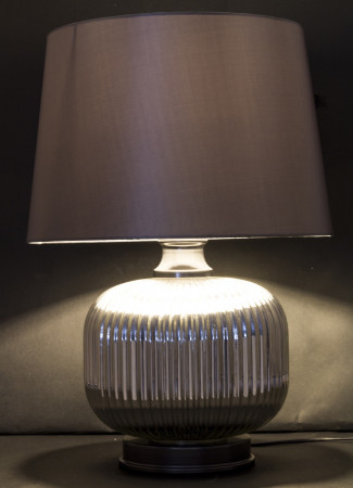detail Stolová lampa so strieborným podstavcom GD DESIGN