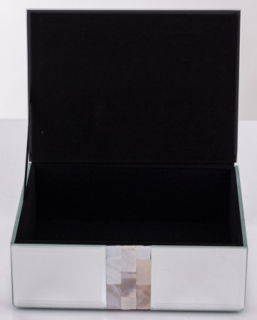 detail Škatuľka na šperky s mliečne skleneným vekom GD DESIGN
