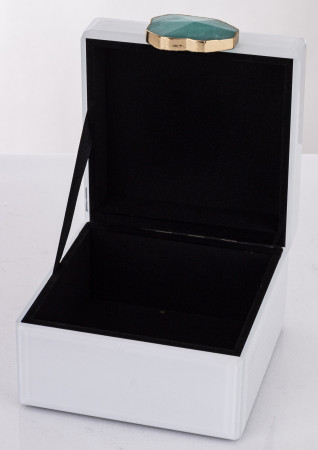 detail Elegantná biela krabička na bižutériu GD DESIGN